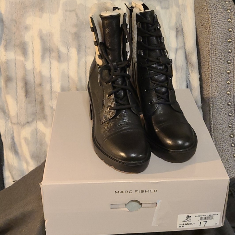 Black Boots W/ Little Heel & tan fur around top of